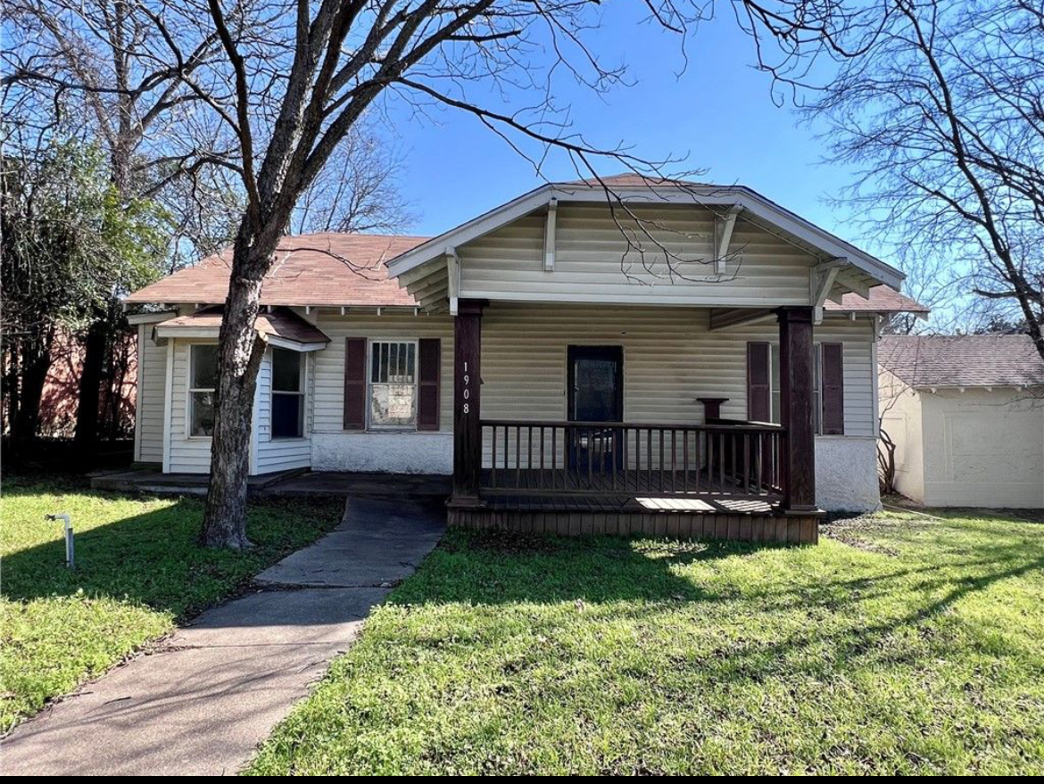 1908 Bosque Boulevard